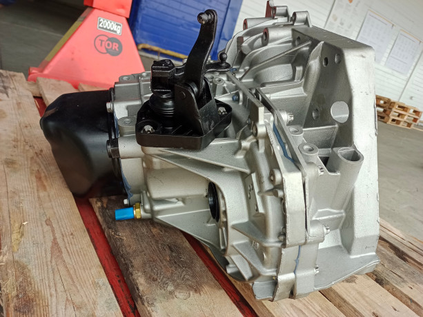 Механическая КПП (МКПП 5-ст.) Renault JR5-551 для L@DA L@ЯGUS, Vesт@, двигатель 16V франция купить недорого с доставкой в Архангельск