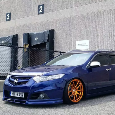 Вставка между клыками переднего бампера Modulo для Honda Accord (VIII gen)(2008-2013) купить недорого с доставкой в Архангельск