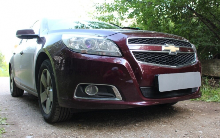 Защита радиатора "Standart" Chevrolet Malibu (2012-2015) чёрная купить недорого с доставкой в Архангельск