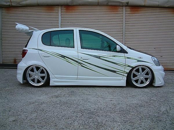 Накладки на пороги "Zero Fighter" Toyota Vitz купить недорого с доставкой в Архангельск