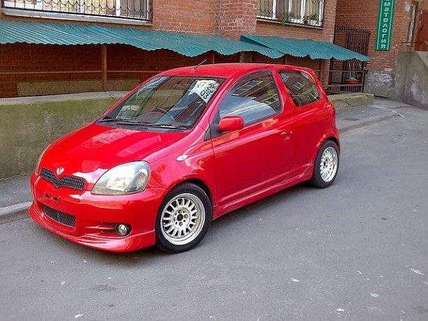 Накладка на передний бампер (сток) Toyota Vitz купить недорого с доставкой в Архангельск