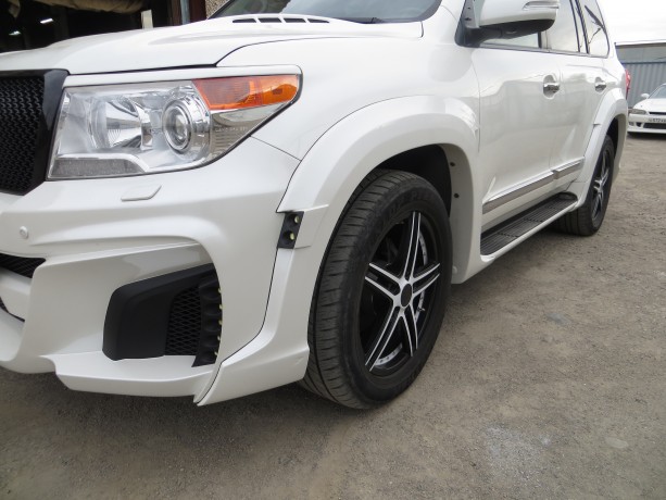 Аэродинамический обвес "Wald Black Bison" Toyota Land Cruiser 200 купить недорого с доставкой в Архангельск